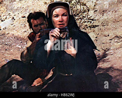 Ein Fressen für die Geier, (TWO MULES FOR SISTER SARA) USA 1969, Regie: Don Siegel, CLINT EASTWOOD, SHIRLEY MacLAINE, Stichwort: Gewehr, Zielen Stock Photo