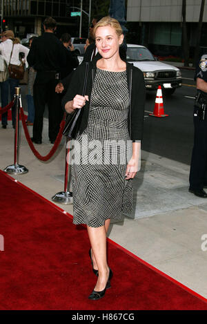 LEAH LAIL ONE HOUR PHOTO PREMIERE LA BEVERLY HILLS LOS ANGELES USA 22 August 2002 Stock Photo