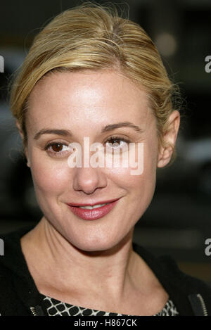 LEAH LAIL ONE HOUR PHOTO PREMIERE LA BEVERLY HILLS LOS ANGELES USA 22 August 2002 Stock Photo