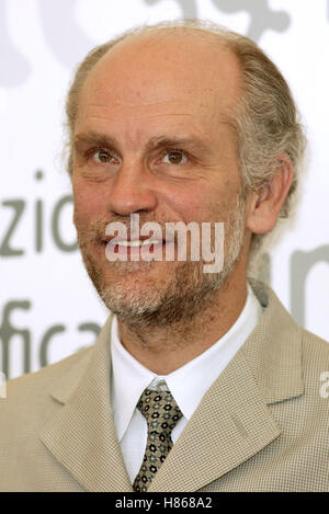 JOHN MALKOVICH RIPLEY'S GAME PHOTOCALL VENICE FILM FESTIVAL VENICE ITALY 02 September 2002 Stock Photo