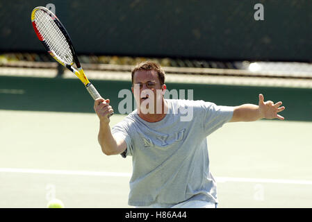 MATTHEW PERRY 1ST CELEBRITY TENNIS CLASSIC BEVERLY HILLS COUNTRY CLUB BEVERLY HILLS LA USA 21 September 2002 Stock Photo