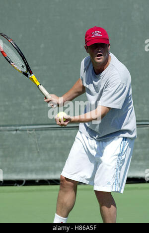 MATTHEW PERRY 1ST CELEBRITY TENNIS CLASSIC BEVERLY HILLS COUNTRY CLUB BEVERLY HILLS LA USA 21 September 2002 Stock Photo