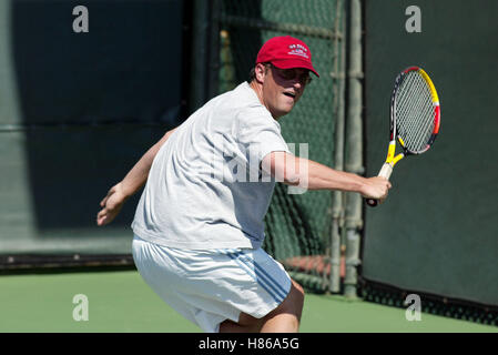 MATTHEW PERRY 1ST CELEBRITY TENNIS CLASSIC BEVERLY HILLS COUNTRY CLUB BEVERLY HILLS LA USA 21 September 2002 Stock Photo