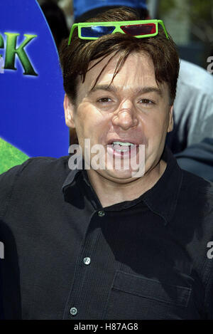 MIKE MYERS SHREK 4-D ATTRACTION PREMIERE UNIVERSAL STUDIOS LOS ANGELES USA 10 May 2003 Stock Photo