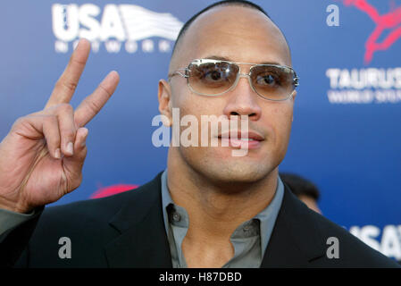 DWAYNE JOHNSON (AKA THE ROCK) 3RD WORLD STUNT AWARDS PARAMOUNT STUDIOS HOLLYWOOD LOS ANGELES USA 01 June 2003 Stock Photo