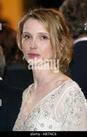 JULIE DELPY CANNES FILM FESTIVAL CANNES FRANCE 18 May 2003 Stock Photo