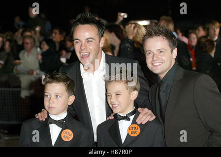 ANT DEC  LITTLE ANT & DEC NATIONAL TELEVISION AWARDS 200 ROYAL ALBERT HALL LONFON ENGLAND 28 October 2003 Stock Photo