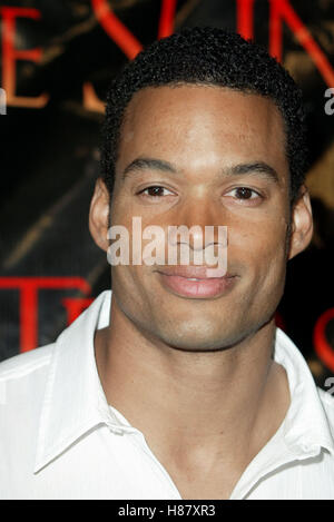 CHARLES INGRAM TEARS OF THE SUN LA SCREENING WESTWOOD LOS ANGELES USA 03 March 2003 Stock Photo