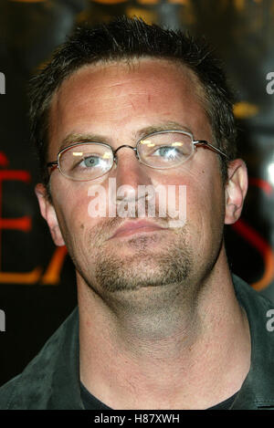 MATTHEW PERRY TEARS OF THE SUN LA SCREENING WESTWOOD LOS ANGELES USA 03 March 2003 Stock Photo