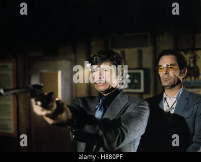 Ein Mann sieht rot, (DEATH WISH) USA 1974, Regie: Michael Winner, CHARLES BRONSON, Stichwort: Waffe, Revolver, Zielen, Schiessen Stock Photo