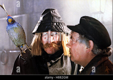 Inspektor Clouseau - Der irre Flic mit dem heissen Blick, (REVENGE OF THE PINK PANTHER) GB 1978, Regie: Blake Edwards, PETER SELLERS (mi), Stichwort: Hut, Bart, Vogel Stock Photo