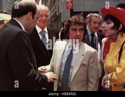 Arthur, (ARTHUR) USA 1981, Regie: Steve Gordon, JOHN GIELGUD, DUDLEY MOORE, LIZA MINELLI Stock Photo