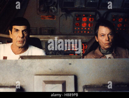 Star Trek IV - Zurück in die Gegenwart, (STAR TREK IV - THE VOYAGE HOME) USA 1986, Leonard Nimoy, LEONARD NIMOY, DeFOREST KELLEY, Stichwort: Spock, McCoy, Pille Stock Photo