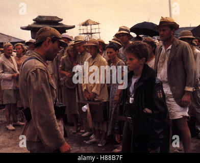 Das Reich der Sonne, (EMPIRE OF THE SUN) USA 1987, Regie: Steven Spielberg, CHRISTIAN BALE (re), Stichwort: Flüchtlinge Stock Photo