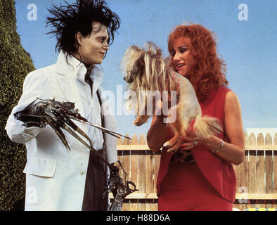 Edward mit den Scherenhänden, (EDWARD SCISSORHANDS) USA 1990, Regie: Tim Burton, JOHNNY DEPP, KATHY BAKER, Stichwort: Hund Stock Photo