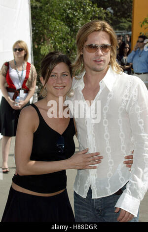 JENNIFER ANISTON & BRAD PITT 18TH INDEPENDENT SPIRIT AWARDS SANTA MONICA BEACH SANTA MONICA LOS ANGELES USA 22 March 2003 Stock Photo