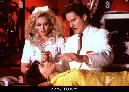 Lieblingsfeinde - Eine Seifenoper, (SOAPDISH), USA 1991, Regie: Michael Hoffman, SALLY FIELD, liegend; CATHY MORIARTY, KEVIN KLINE, Stichwort: Krankenschwester, Arzt, Behandlung Stock Photo