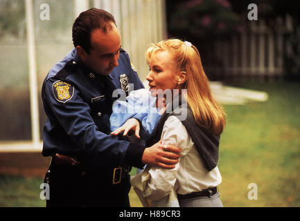 Die Hand an der Wiege, (THE HAND THAT ROCKS THE CRADLE) USA 1991, Regie: Curtis Hanson, REBECCA DE MORNAY, Stichwort: Polizist, Baby, Entführung