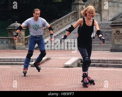 Zwei Millionen Dollar Trinkgeld, (IT COULD HAPPEN TO YOU) USA 1994, Regie: Andrew Bergman, NICOLAS CAGE, BRIDGET FONDA, Stichwort: Rollerblades, Inline-Skates, Sport Stock Photo