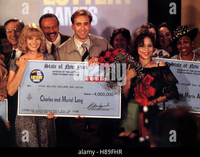 Zwei Millionen Dollar Trinkgeld, (IT COULD HAPPEN TO YOU) USA 1994, Regie: Andrew Bergman, BRIDGET FONDA, NICOLAS CAGE, ROSIE PEREZ, Stichwort: Verleihung, Blumenstrauß, Scheck Stock Photo