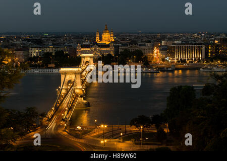 Széchenyi Chain Bridge, Four Seasons Hotel Gresham Palace and St. Stephen's Basilica darker Stock Photo