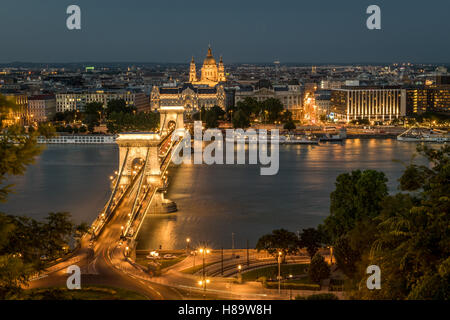 Széchenyi Chain Bridge, Four Seasons Hotel Gresham Palace and St. Stephen's Basilica Stock Photo