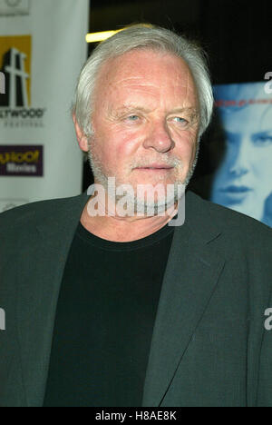 ANTHONY HOPKINS THE HUMAN STAIN LA FILM PREMI ARCLIGHT CENEMA HOLLYWOOD LA USA 21 October 2003 Stock Photo