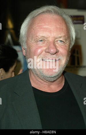 ANTHONY HOPKINS THE HUMAN STAIN LA FILM PREMI ARCLIGHT CENEMA HOLLYWOOD LA USA 21 October 2003 Stock Photo