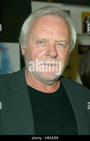 ANTHONY HOPKINS THE HUMAN STAIN LA FILM PREMI ARCLIGHT CENEMA HOLLYWOOD LA USA 21 October 2003 Stock Photo