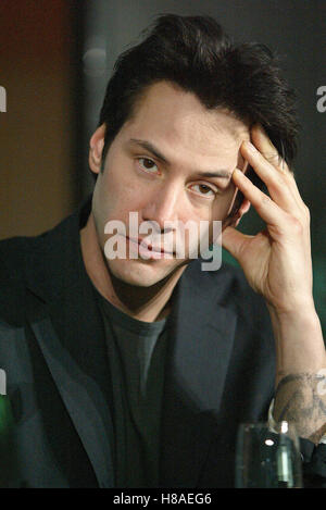 KEANU REEVES MATRIX REVOLUTIONS L.A. PRESS DISNEY CONCERT HALL LOS ANGELES USA 27 October 2003 Stock Photo