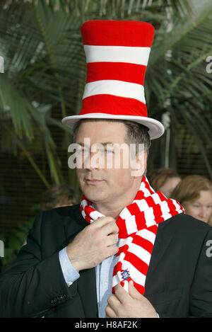 ALEC BALDWIN DR. SEUSS' THE CAT IN THE HAT CITYWALK UNIVERSAL STUDIOS LA USA 08 November 2003 Stock Photo