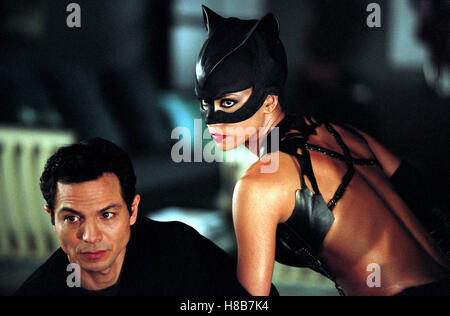 Catwoman, (CATWOMAN) USA 2004, Regie: Pitof, BENJAMIN BRATT, HALLE BERRY Stock Photo