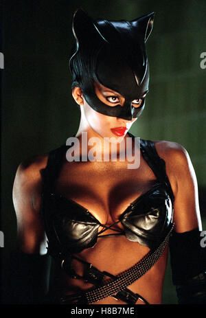 Catwoman, (CATWOMAN) USA 2004, Regie: Pitof, HALLE BERRY Stock Photo