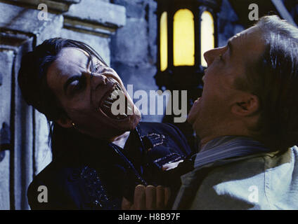 Van Helsing, (VAN HELSING) USA-CR 2004, Regie: Stephen Sommers, RICHARD ROXBURGH, Key: Vampir, Dracula, Vampirszähne, Stock Photo