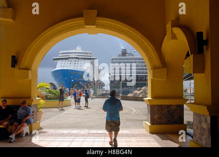 Passage to cruise liners, St Kitts, Caribbean Stock Photo