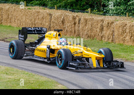 2012 Renault Sport E20 F1 with driver Jolyon Palmer at the 2016 Goodwood Festival of Speed, Sussex, UK. Stock Photo