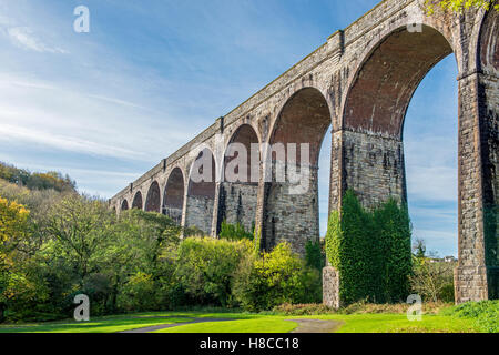 Porthkerry Viaduct carrying the Vale of Glamorgan railway line over Porthkerry Park south Wales Stock Photo