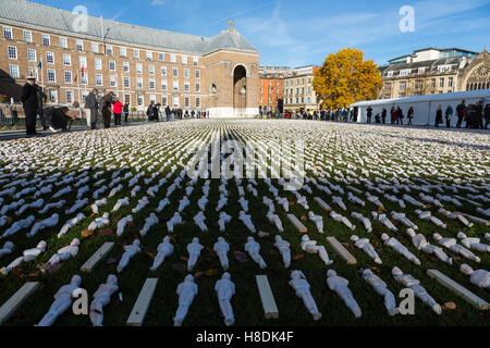 Bristol, UK. 11th Nov, 2016. Artist Rob Heard's hand-stitched shrouded figures represent the 19,240 killed on the first day of the Somme in 1916. Laid out on College Green Bristol in front of cathedral and City Hall. Credit:  Rob Hawkins/Alamy Live News Stock Photo