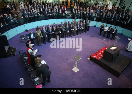 City Hall, London 11 Nov 2016 The Mayor of London, Sadiq Khan, Chairman of the London Assembly, Tony Arbour, London Assembly Members, Greater London Authority staff and representatives from key London government organisations  commemorates those who served and lost their lives in the two world wars and other conflicts at City Hall. Credit:  Dinendra Haria/Alamy Live News Stock Photo