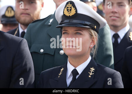 Washington, DC USA, 11th, November 2016: World War II Veterans and families gather at National World War II Memorial to remember and honor those who served in battle for Veterans Day. Credit:  B Christopher/Alamy Live News Stock Photo