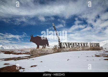 Board 'welcome to GBAO province' - Pamir Pamirs Tajikistan Roof of the world Stock Photo