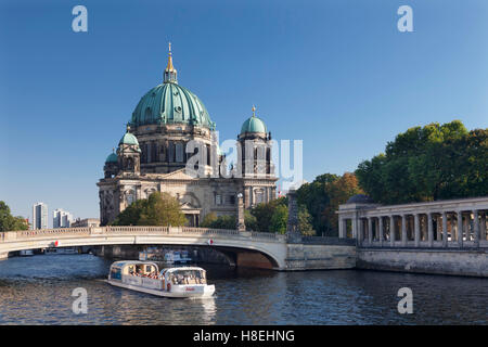 Excursion boat on Spree River, Berliner Dom (Berlin Cathedral), Spree River, Museum Island, UNESCO, Mitte, Berlin Stock Photo