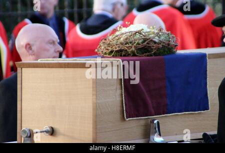 King Richard III - The Procession of his Mortal Remains through Leicester - March 2015 Stock Photo