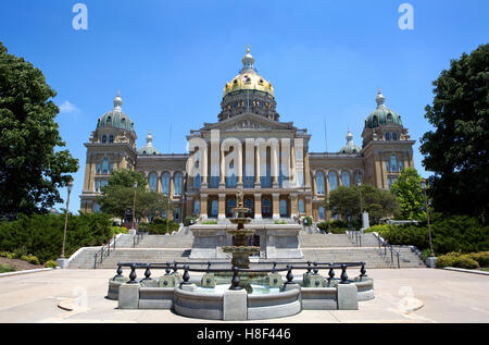 Iowa State Capitol building is located in Des Moines, IA, USA. Stock Photo