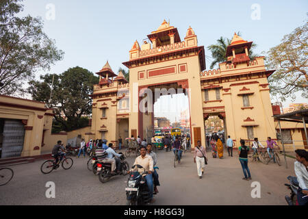 BHU Gate , Banaras ❤️❤️❤️ Follow @varanasi_scarlet for more #varanasi  #india #banaras #kashi #uttarpradesh #varanasidiaries ... | Instagram