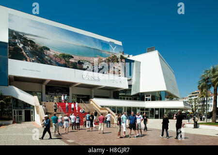 Frankreich, Cote d Azur, Cannes, die Internationalen Filmfestspiele finden im  Palais des Festivals statt.