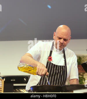 London UK 13 November 2016 London Olympia hosting the BBC Good Food Show with top chef Tom Kerridge ,the incredibly popular and lovable chef patron at the extraordinary two Michelin-starred The Hand & Flowers pub in Marlow, which he opened with wife Beth in 2005.cooking live in the SuperTheatre  on the stage of  the BBC Good Food Show 2016. Credit:  Paul Quezada-Neiman/Alamy Live News Stock Photo