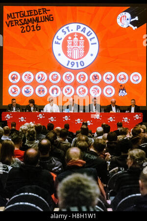 Hamburg, Germany. 13th Nov, 2016. The presidium of FC St.Pauli and the members of the club all attend the official general assembly at the congress centre CCH in Hamburg, Germany, 13 November 2016. Photo: Markus Scholz/dpa/Alamy Live News Stock Photo