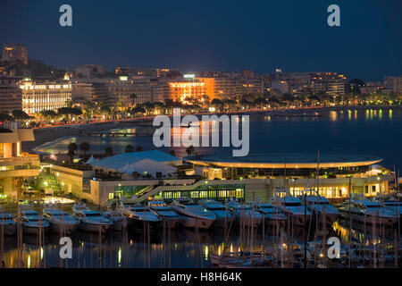 France, Cote d Azur, Cannes, Blick über den alten Hafen, das Palais des Festivals und auf die Croisette Stock Photo