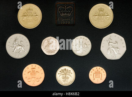 Royal Mint complete set of United Kingdom proof coins for the year 1989 commemorating the Tercentenary of the Bill of Rights Stock Photo